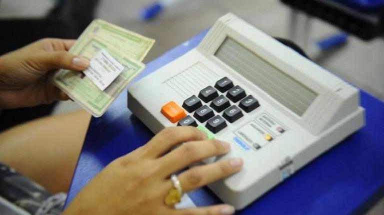 Justiça Eleitoral prepara treinamento de presidentes e mesários da região de Patos. Ouça