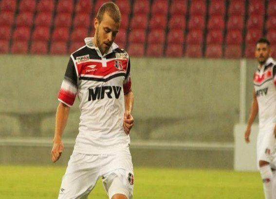 Santa Cruz-PE bate lanterna e toma liderança do Campinense