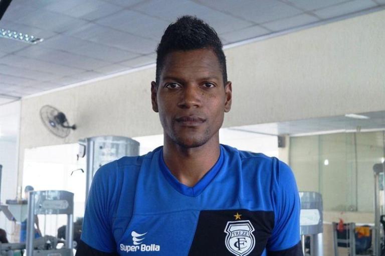 Léo Kanu agradece a torcida do Treze e se despede do clube