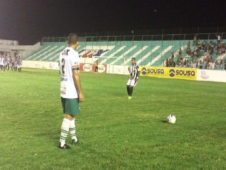 Em jogo truncado, Sousa e Treze não saem do zero no Marizão