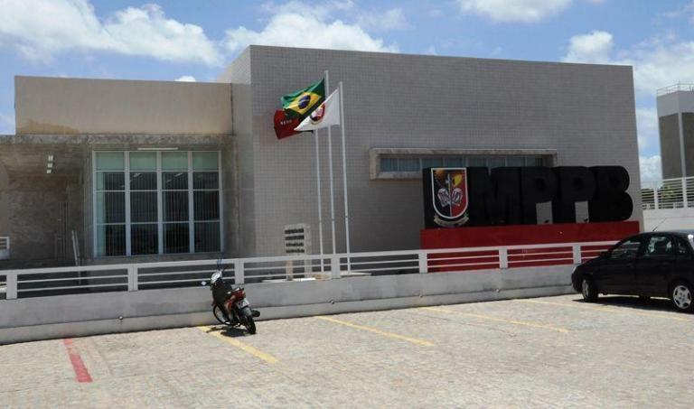 Promotoria de Patos ajuíza ação de improbidade contra ex-secretária de Cacimba de Areia por acúmulo de cargos e enriquecimento ilícito