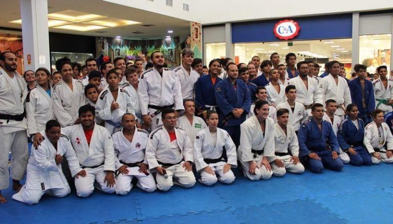 Patoenses conquistam sete medalhas de ouro e uma de prata no 1º Encontro Sesc de Judô
