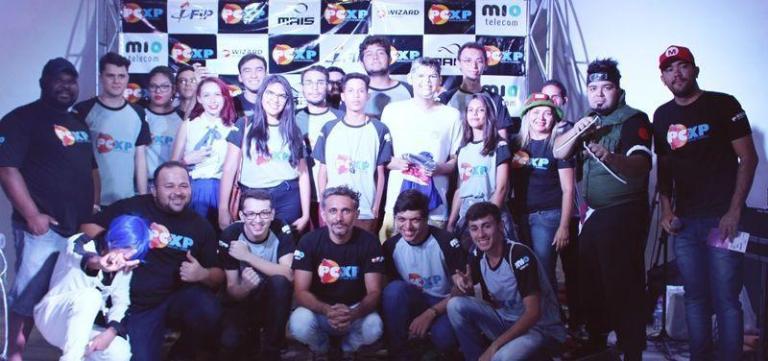 PlayContro: Jovens participam de esquenta em praça pública para o Festival PlayComic