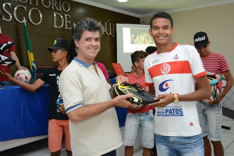 Reunião discute retorno do Esporte de Patos à elite do paraibano