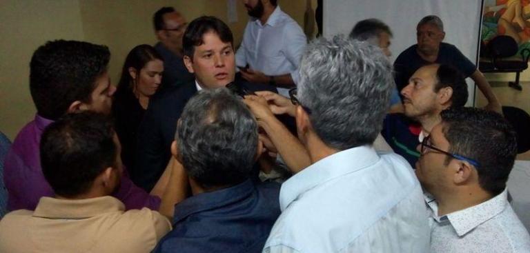 Prefeito de Patos diz que aceita dialogar sobre mudanças no Código Tributário, mas não abre mão da manutenção do Veto. Escute