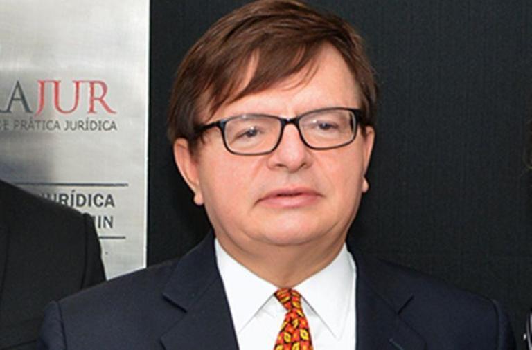 Não podemos aceitar que os fortes recebam direitos que não assegurados a população brasileira. Diz ministro do STJ em Patos. Escute