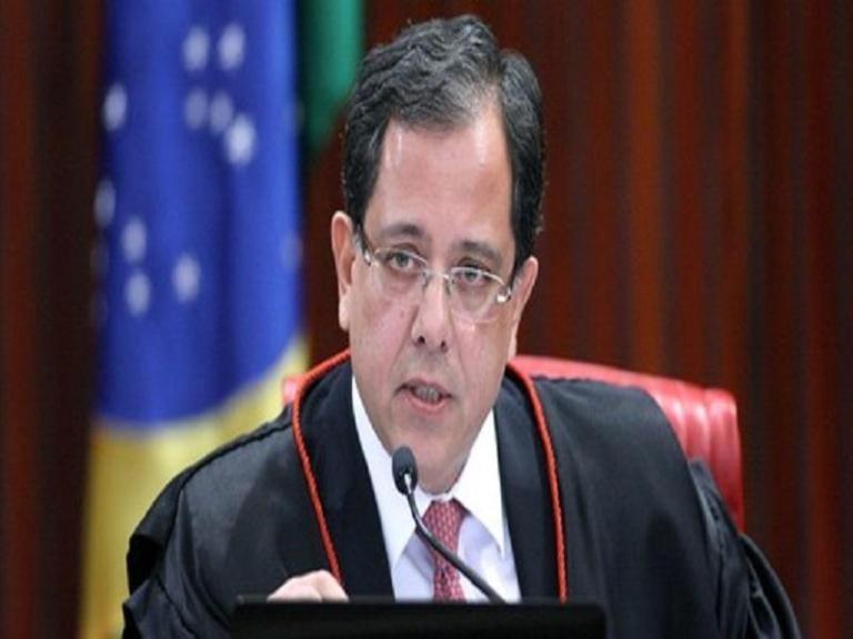 TSE aplica norma que coíbe notícias falsas na internet