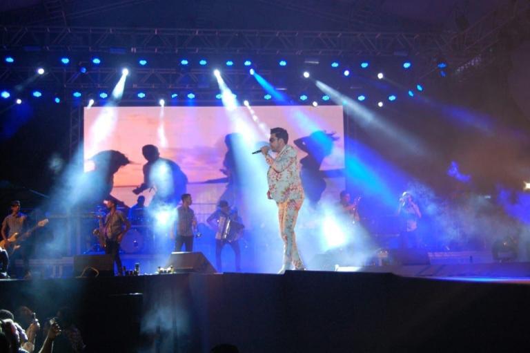 Show de Gabriel Diniz agita público no São João 2018 de Patos