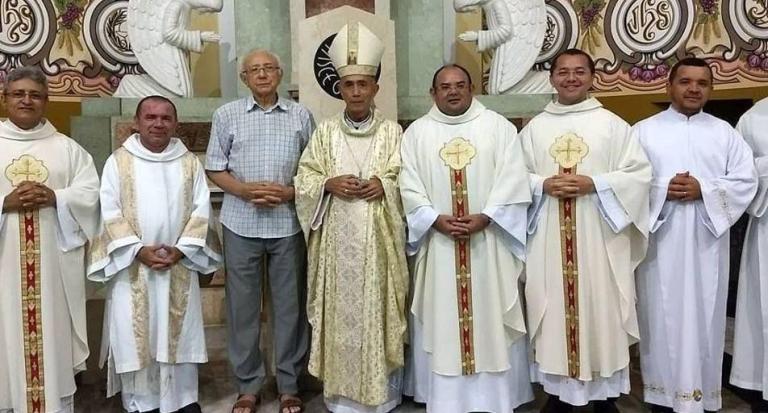 Dom Manoel celebra missa dos formandos em Jornalismo das FIP