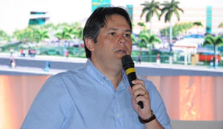 Prefeito Dinaldinho manda recado aos deputados da oposição e cobra mais empenho em prol da cidade de Patos. Escute