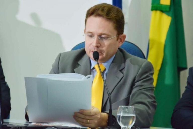 Sales Junior avalia situação política de Patos e fala sobre escolha de novo líder do governo. Escute