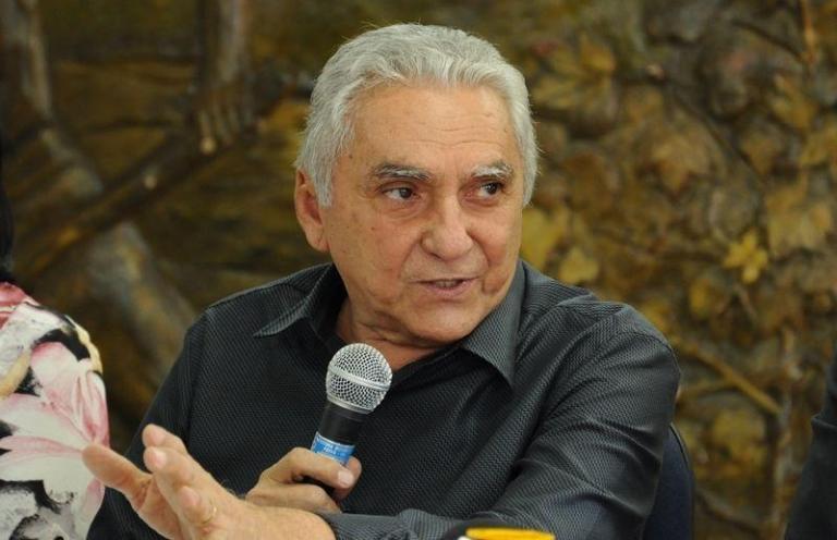 Prefeito interino Bonifácio Rocha desmente boatos e afirma que sua gestão não recebe influência política. Escute