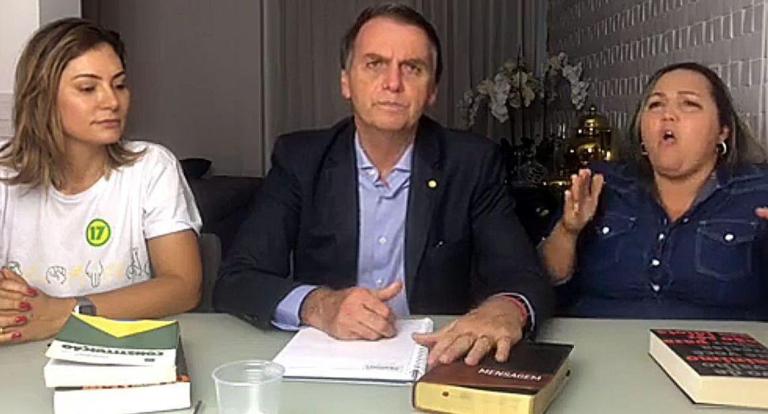 Bolsonaro diz que cumprirá promessas e governará com a Constituição