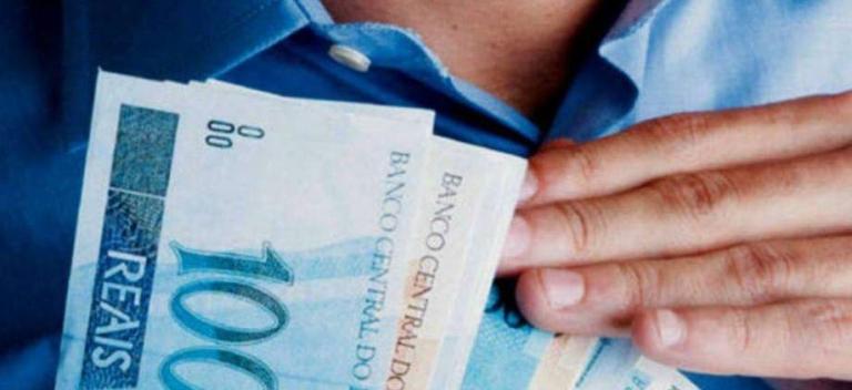 ESPECIAL: Como em época de crise financeira, alguns prefeitos do Sertão recebem salários de “Marajás”. Veja