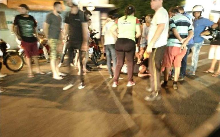 Cachorro em via pública causa acidente de moto no centro de Patos