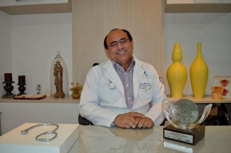 Médico Dr. Eliseu de Melo Neto nega planos para concorrer a prefeito em Patos mas diz que ideias mudam a todo instante. Escute
