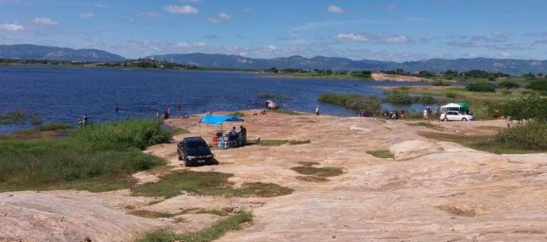 Mesmo sem chover forte, Açude do Jatobá com apoio da Barragem da Farinha não para de encher. VEJA O VÍDEO