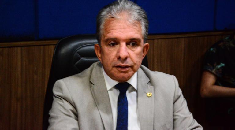 Nabor diz que está preocupado com a situação de Patos e pede união