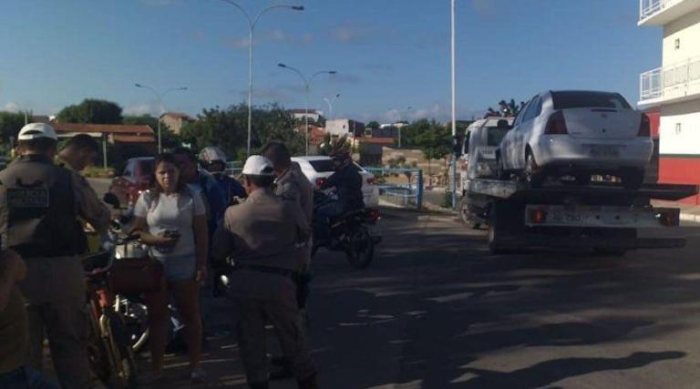 Colisão deixa mulher ferida no cruzamento do Canal do Frango, em Patos