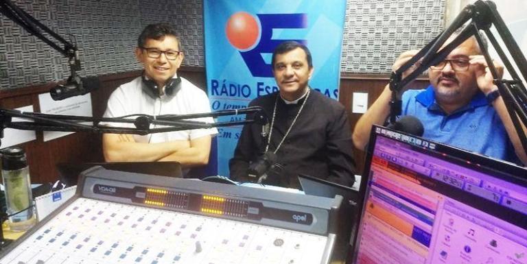 Dom Eraldo prega o respeito pelo diferente em entrevista: “Nós não toleramos o outro que é diferente”. Escute