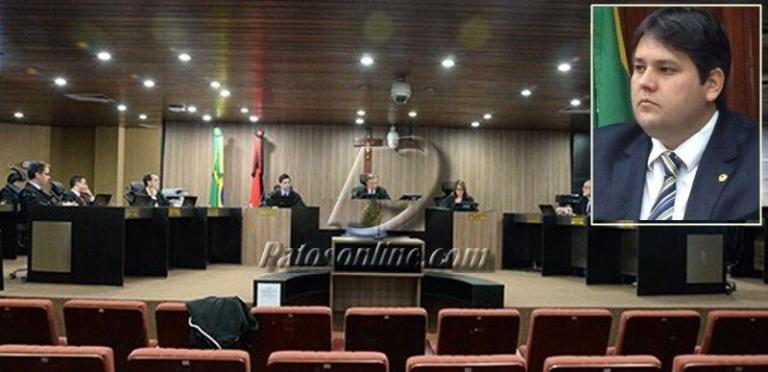 Exclusivo: Decisão do TJPB mostra que maioria da Corte votou pela manutenção do afastamento de Dinaldinho. Veja a Decisão