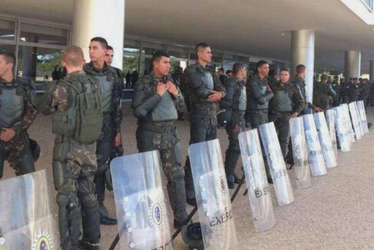 Bolsonaro sanciona projeto de reforma da Previdência de militares