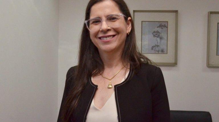 Diretora do do Fórum Miguel Sátiro comenta programação da Semana da Mulher. Ouça