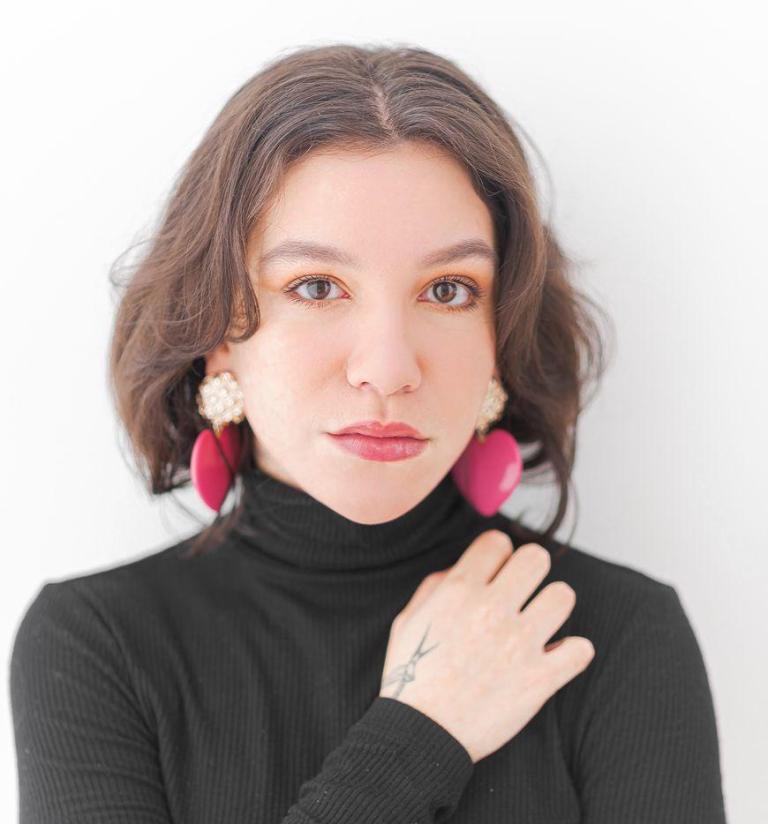 “Tentando me parecer com Jesus”, diz Priscilla Alcantara sobre críticas aos religiosos