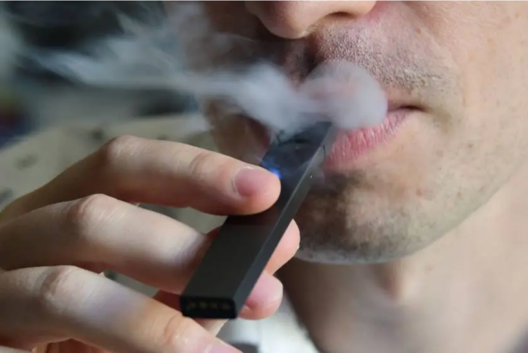Lei proíbe uso de cigarros eletrônicos e vapes em ambientes públicos e privados de uso coletivo na Paraíba