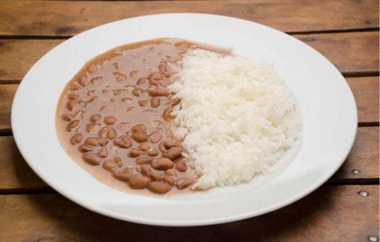 Cesta básica: Alimentos básicos para o sertanejo, feijão e arroz tem aumento de preços em Patos. Arroz aumenta quase 7%. Veja