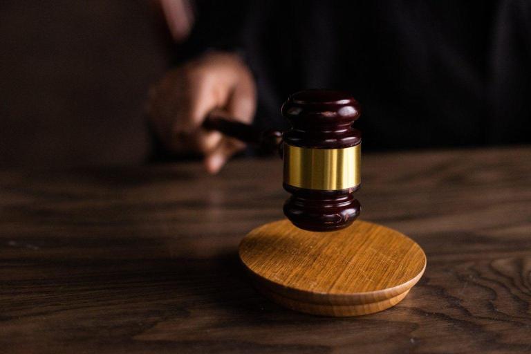 Estado terá de indenizar família em R$ 50 mil por cumprir mandado de busca e apreensão em endereço errado, em Patos